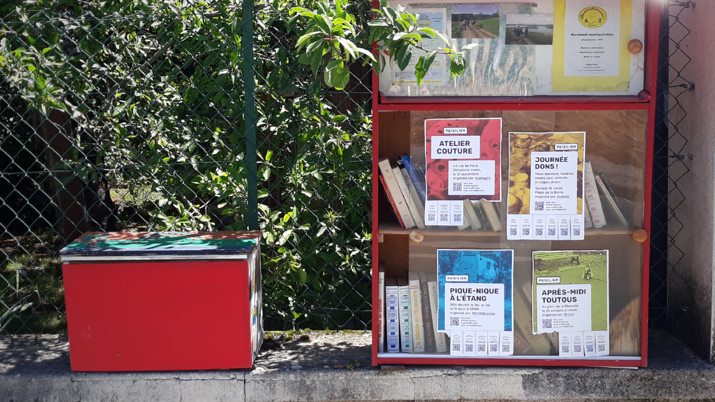 Simulation d'un panneau d'affichage libre recouvert par des affiches du projet Voisilien